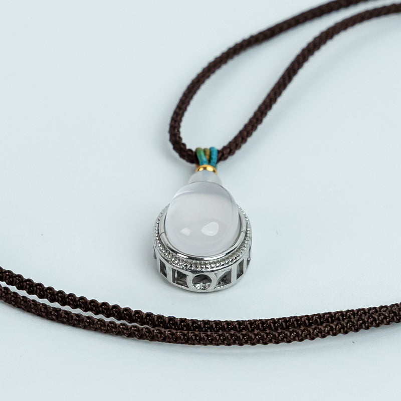 Radiant Rose Quartz Pendant - The Embodiment of Love's Embrace