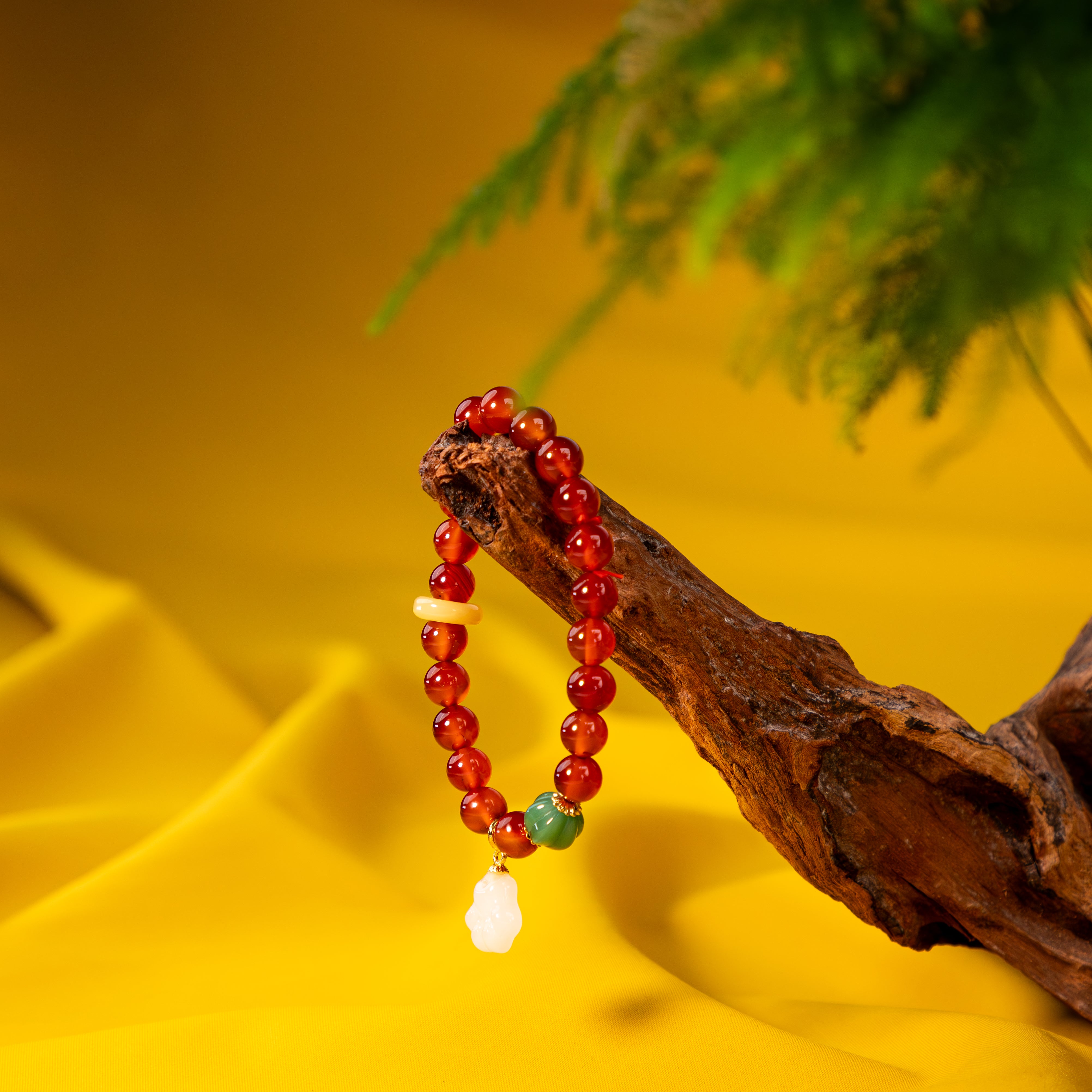 Red agate bracelet: the most special natural crystal gift, crystal healing