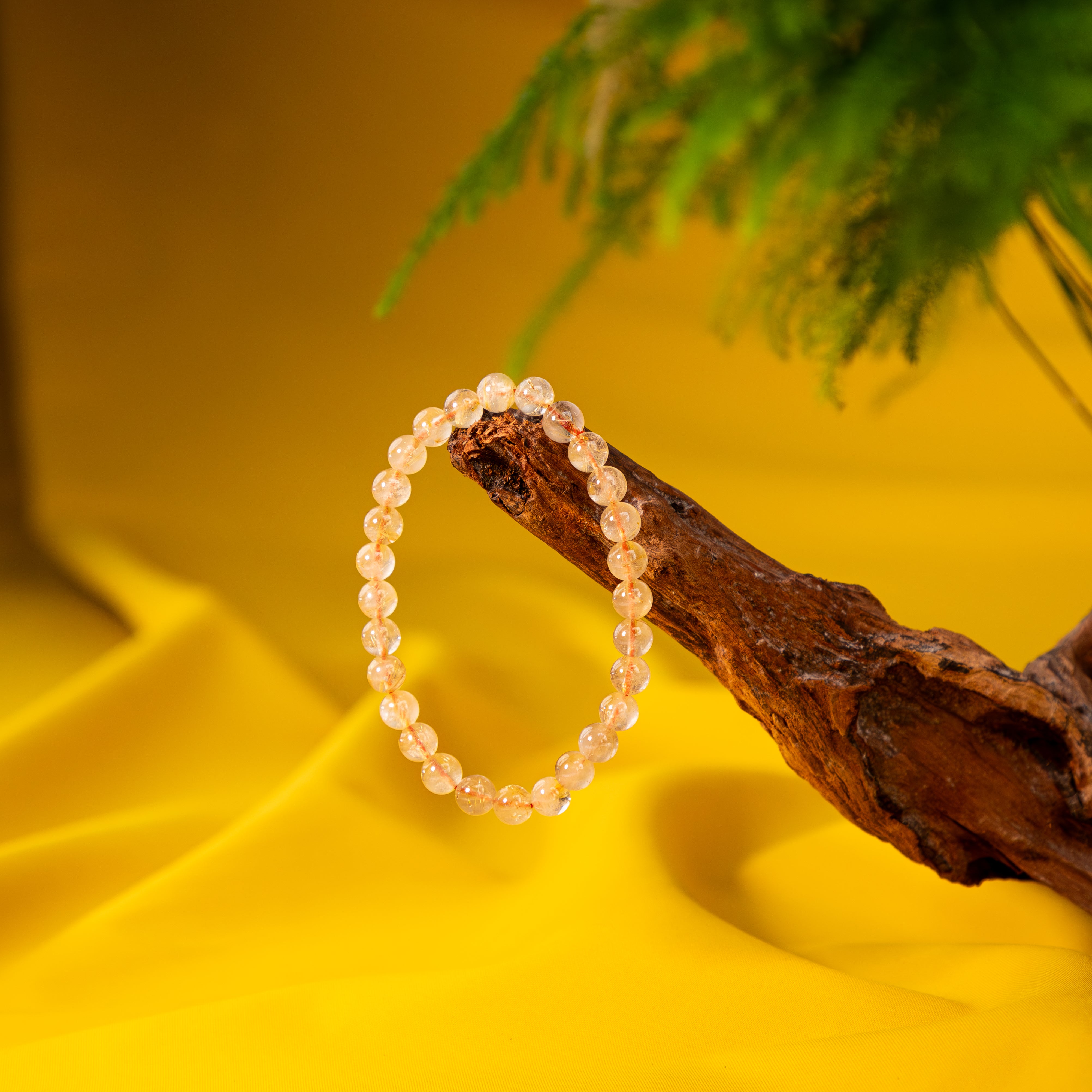 Quartz Rutilated Bracelet: Enhancing Focus and Spiritual Clarity